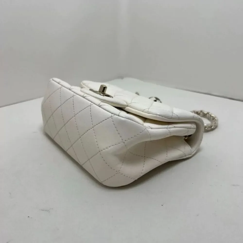 CHANEL brand color